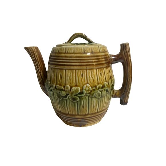 Vtg Majolica Teapot Wooden Barrell Cask Vines 5.25" Tall chipped lid - Picture 10 of 11
